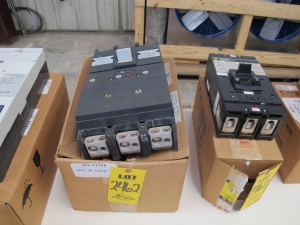 BREAKER, CIRCUIT TYPE, 400 AMP RATING, 600VAC/250VDC VOLT RATING, 3 POLE, MAG-BREAK KIND. 1000-3300 AMP ADJUSTABLE MAGNETIC TRIP RANGE, PART # GENERAL ELECTRIC (W-44) LOADING & HANDLING FEE $5-